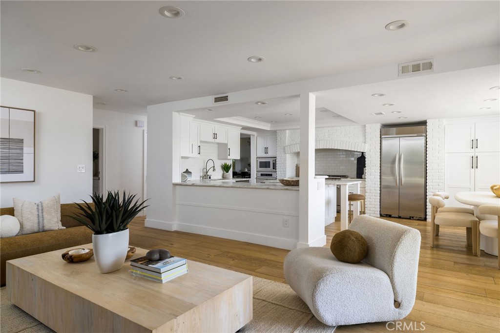 2572 Bayshore Drive, Newport Beach CA 92663 - photo 16