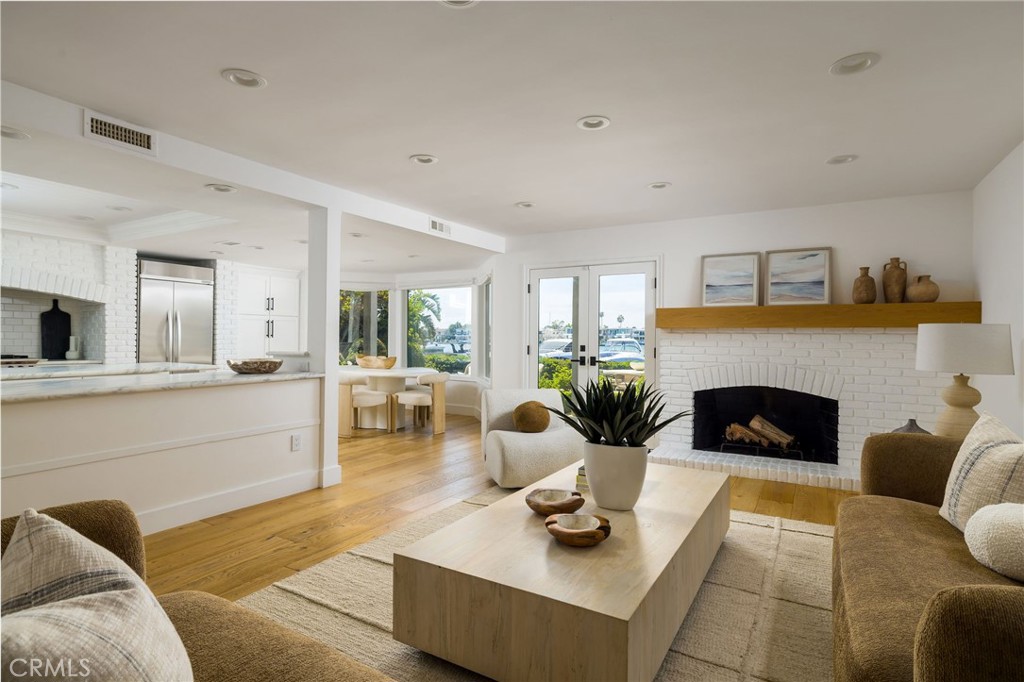 2572 Bayshore Drive, Newport Beach CA 92663 - photo 18