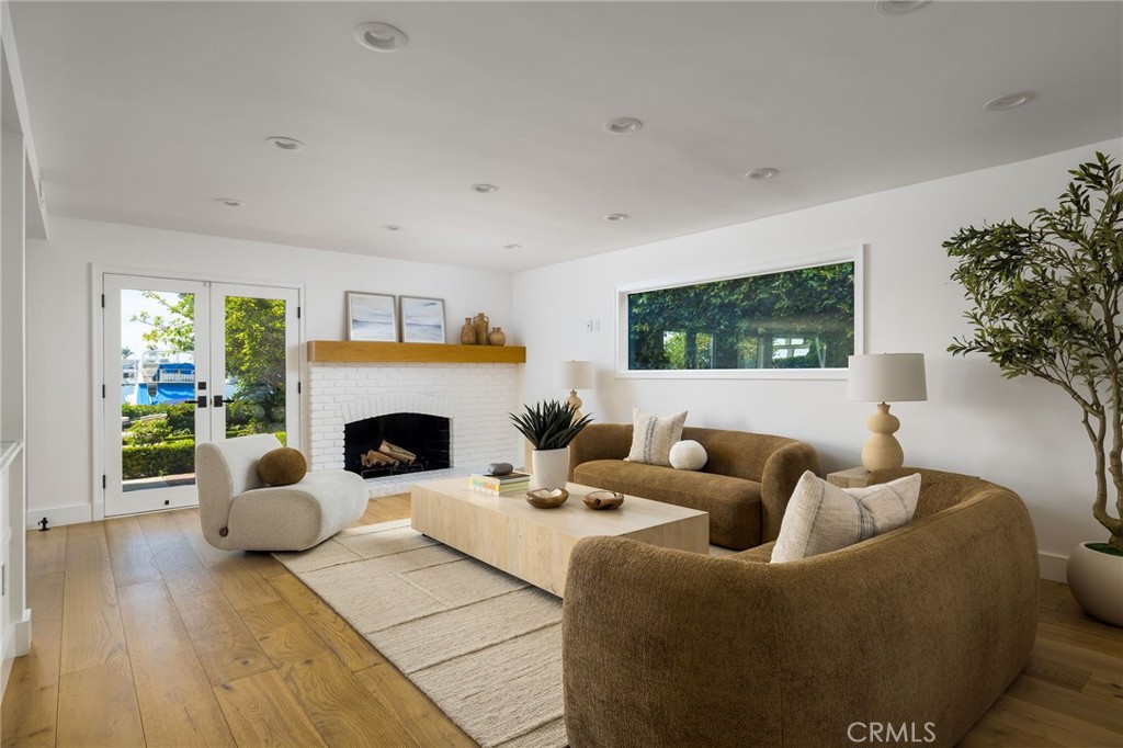2572 Bayshore Drive, Newport Beach CA 92663 - photo 19