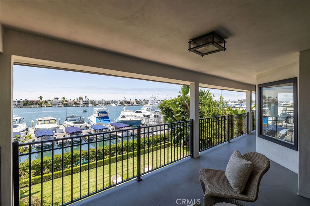 2572 Bayshore Drive, Newport Beach CA 92663 - photo 30