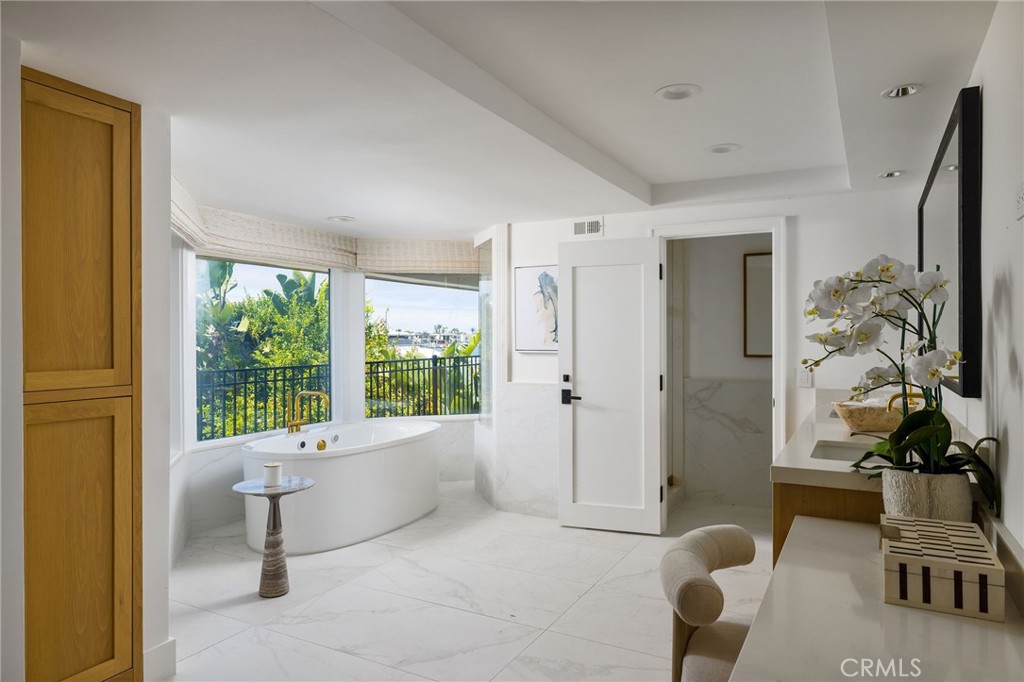 2572 Bayshore Drive, Newport Beach CA 92663 - photo 34