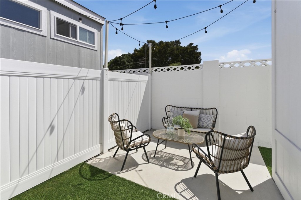 260 Mayflower, Newport Beach CA 92660 - photo 4