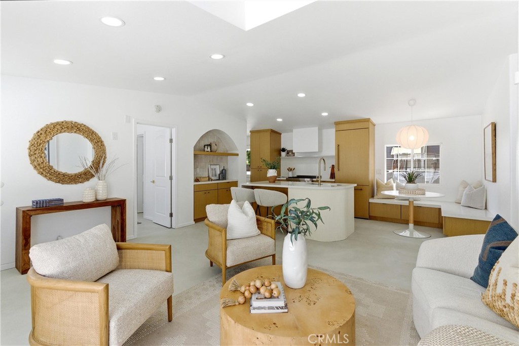 260 Mayflower, Newport Beach CA 92660 - photo 8
