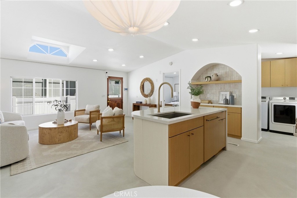 260 Mayflower, Newport Beach CA 92660 - photo 10