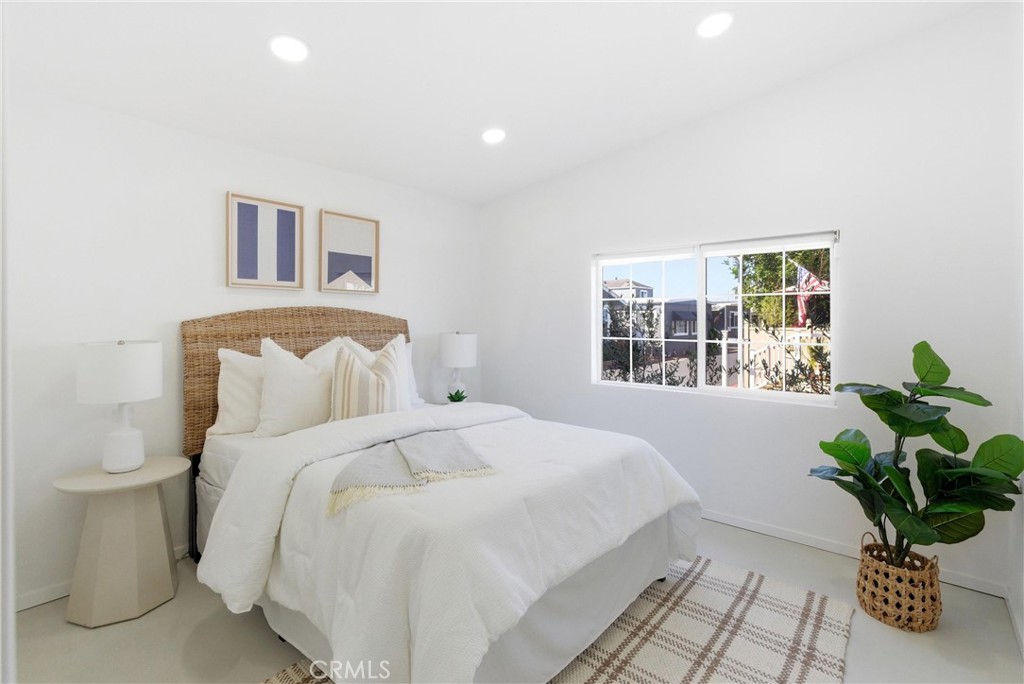 260 Mayflower, Newport Beach CA 92660 - photo 14