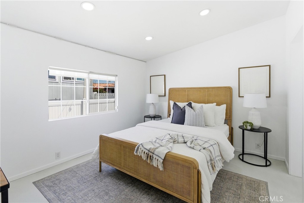 260 Mayflower, Newport Beach CA 92660 - photo 17