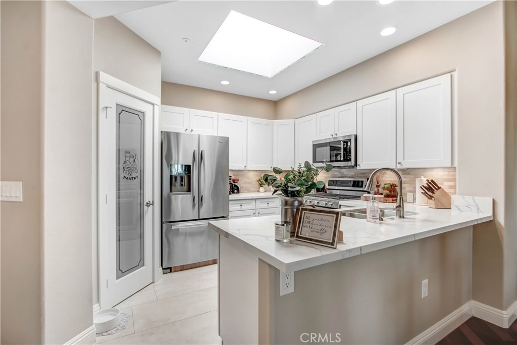 2600 Newport 11, Newport Beach CA 92663 - photo 6
