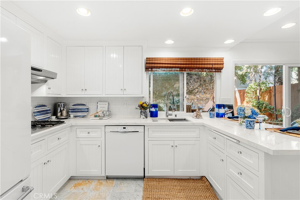 2612 Vista Del Oro, Newport Beach CA 92660 - photo 11