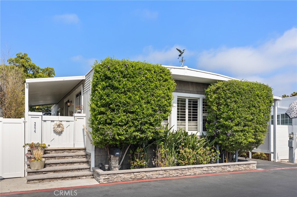 264 Mayflower, Newport Beach CA 92660 - photo 2