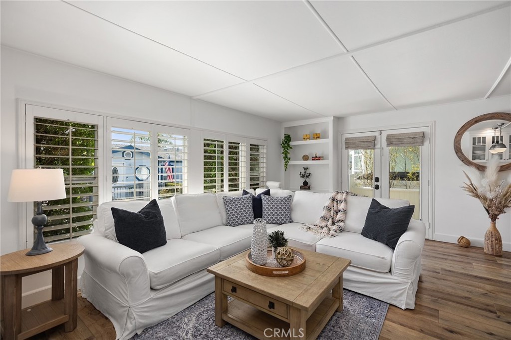 264 Mayflower, Newport Beach CA 92660 - photo 4