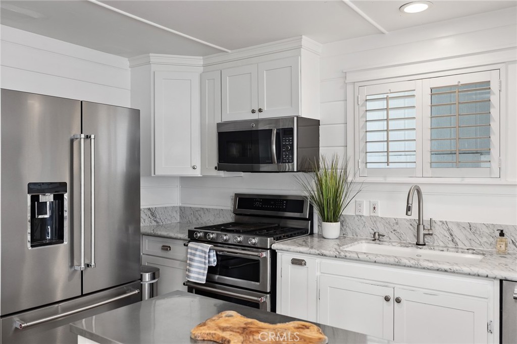 264 Mayflower, Newport Beach CA 92660 - photo 22