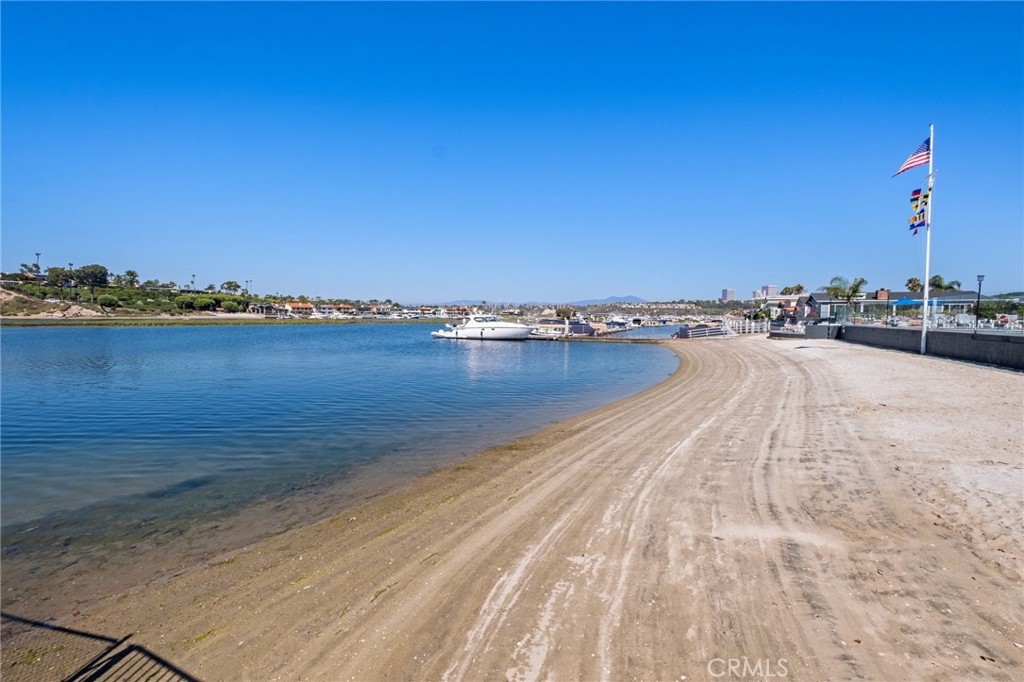 264 Mayflower, Newport Beach CA 92660 - photo 40