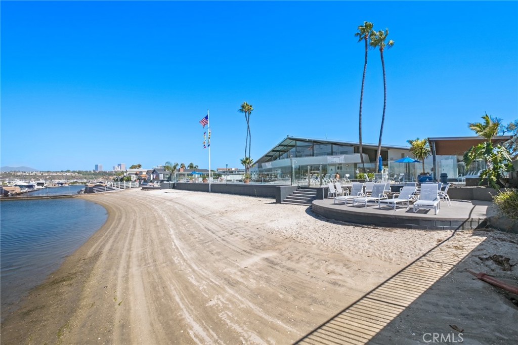264 Mayflower, Newport Beach CA 92660 - photo 41