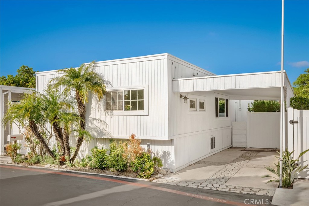 265 Mayflower, Newport Beach CA 92660 - photo 1
