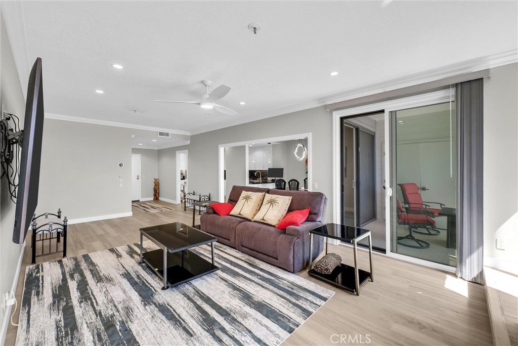 270 Cagney 207, Newport Beach CA 92663 - photo 5