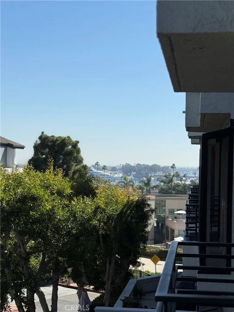 270 Cagney Lane 202, Newport Beach, CA 92663