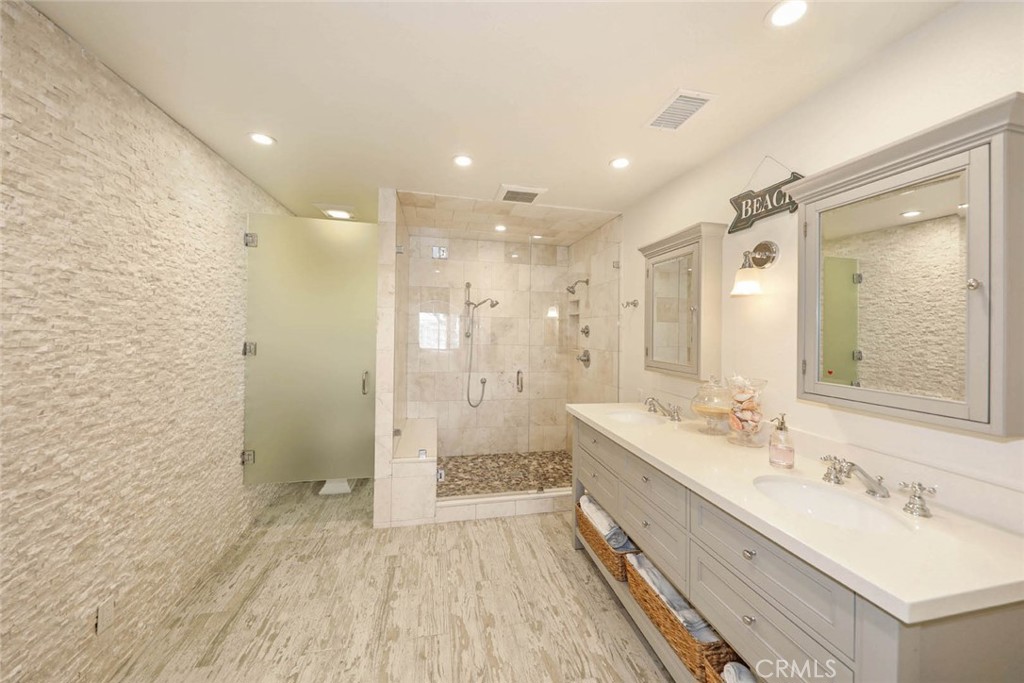 Primary Bath - 2707 Hillside Drive, Newport Beach CA 92660 - photo 11