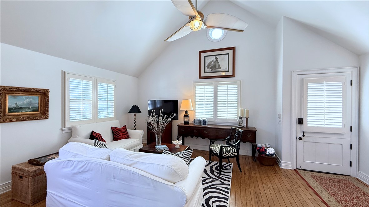 Living Room - 28 1/2 Beacon Bay, Newport Beach CA 92660 - photo 4