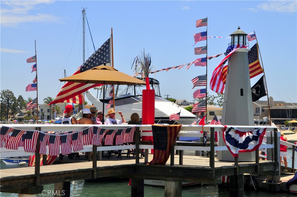 Holiday events - 28 1/2 Beacon Bay, Newport Beach CA 92660 - photo 24