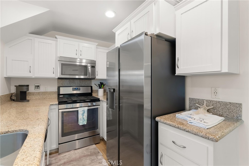 28 Cabrillo Street, Newport Beach CA 92663 - photo 9