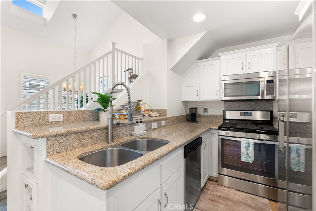 28 Cabrillo Street, Newport Beach CA 92663 - photo 10