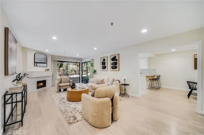 280 Cagney 103, Newport Beach