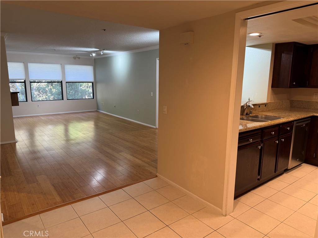 Main Entrance - 280 Cagney 204, Newport Beach CA 92663 - photo 15