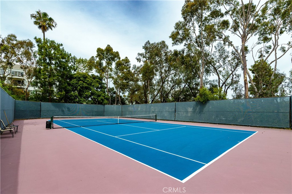 Tennis court - 280 Cagney Lane 207, Newport Beach CA 92663 - photo 45