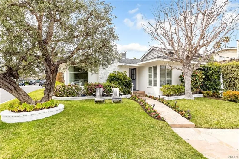 2831 Bayshore Drive, Newport Beach, CA 92663
