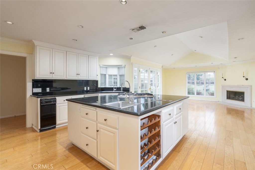 Kitchen - 2912 Catalpa, Newport Beach CA 92660 - photo 8