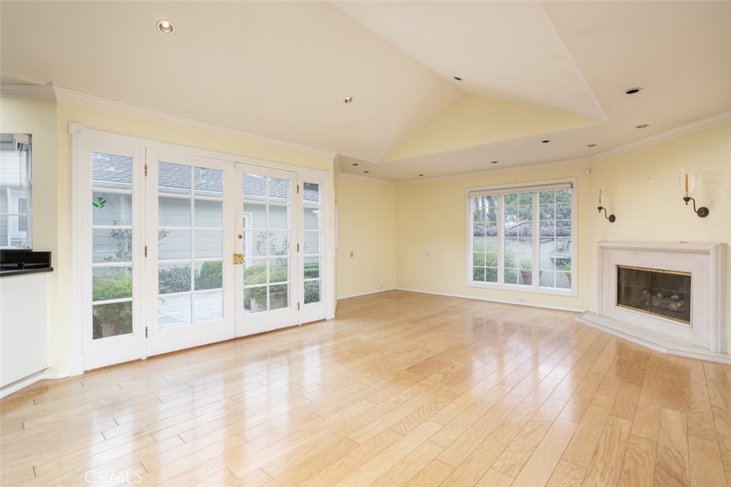 Family Room - 2912 Catalpa, Newport Beach CA 92660 - photo 11