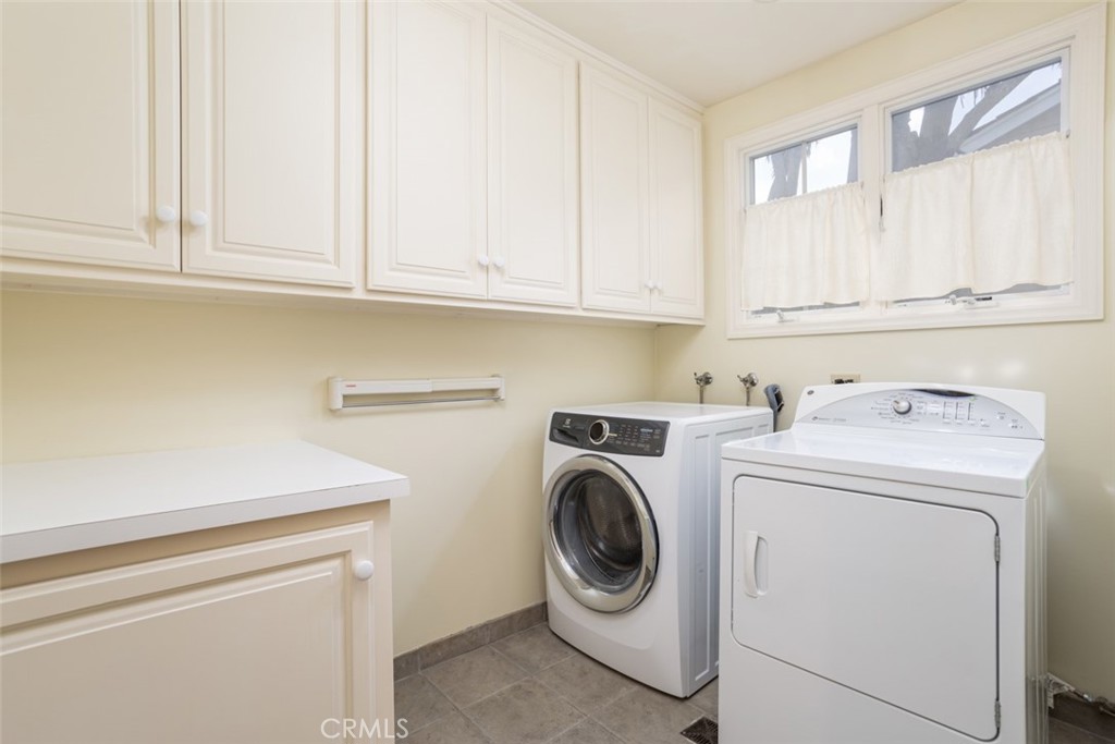 Laundry Room - 2912 Catalpa, Newport Beach CA 92660 - photo 22