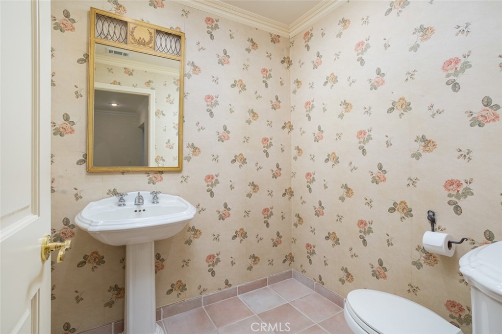 Powder Room - 2912 Catalpa, Newport Beach CA 92660 - photo 23