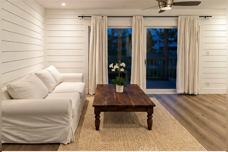 300 Cagney 111, Newport Beach