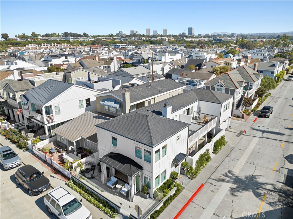 300 Coral Avenue, Newport Beach CA 92662 - photo 2