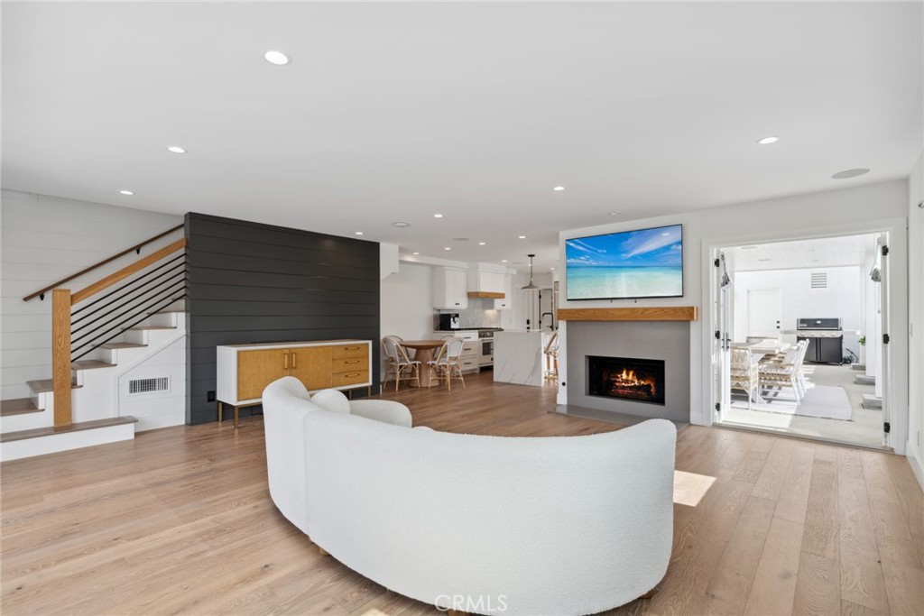300 Coral Avenue, Newport Beach CA 92662 - photo 3