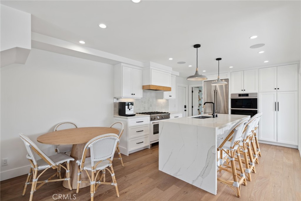 300 Coral Avenue, Newport Beach CA 92662 - photo 5