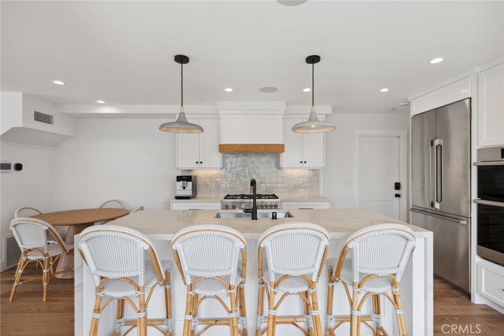 300 Coral Avenue, Newport Beach CA 92662 - photo 8