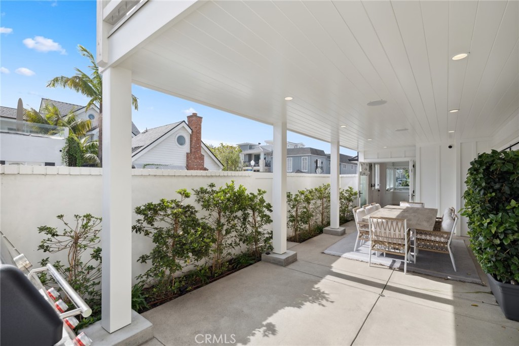 300 Coral Avenue, Newport Beach CA 92662 - photo 15