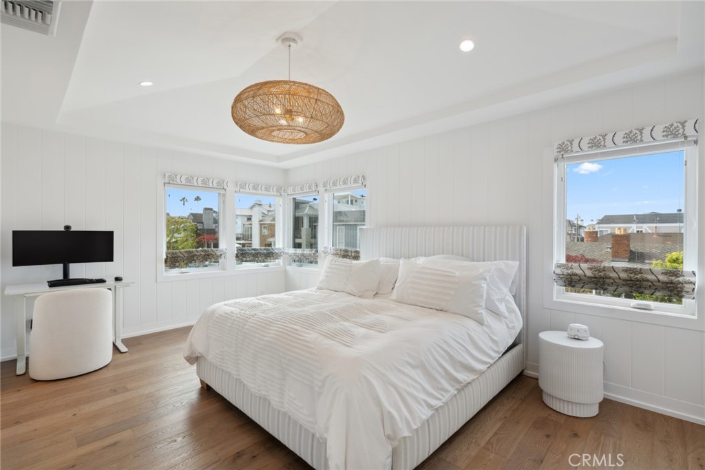 300 Coral Avenue, Newport Beach CA 92662 - photo 18