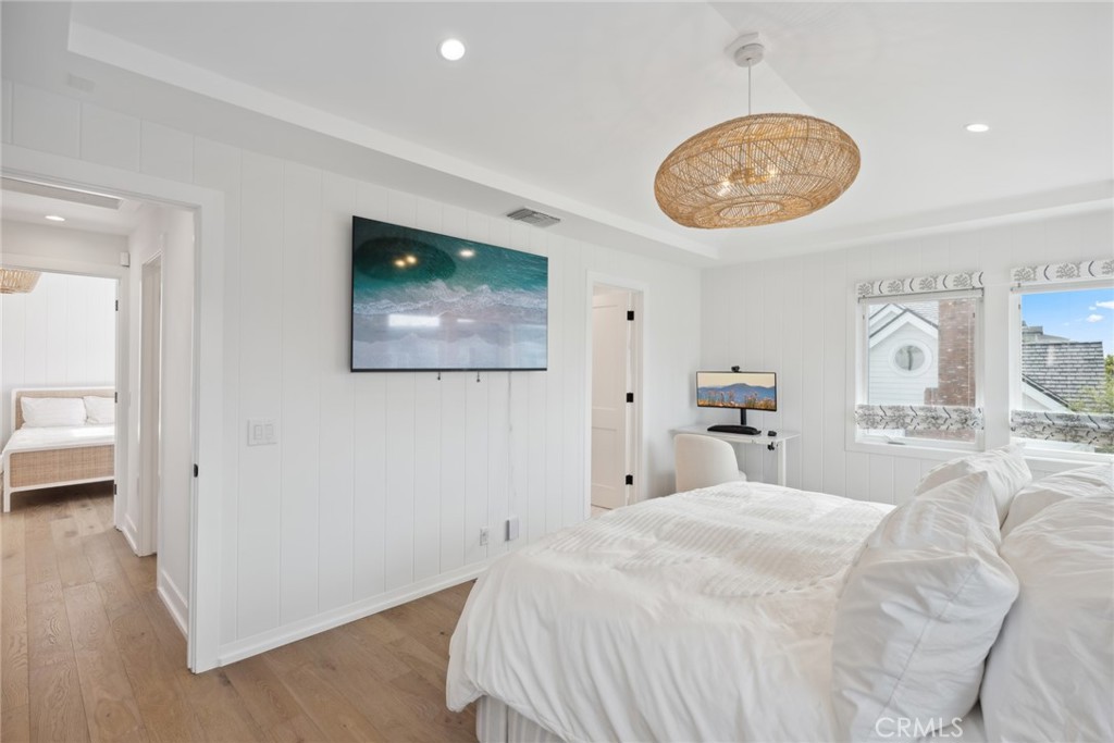 300 Coral Avenue, Newport Beach CA 92662 - photo 19