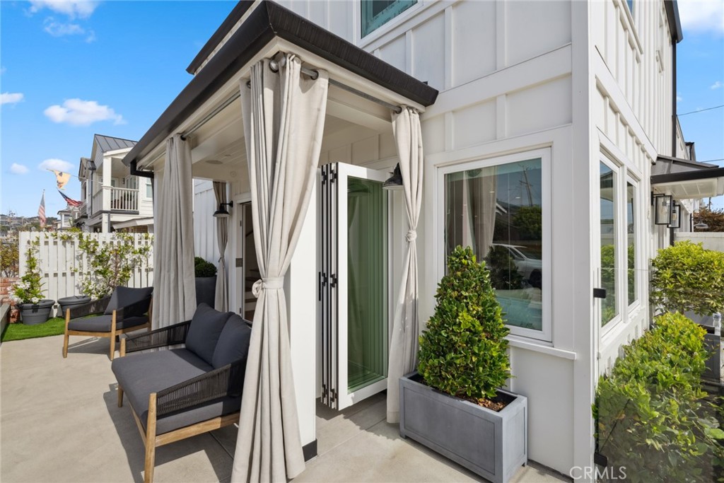 300 Coral Avenue, Newport Beach CA 92662 - photo 25
