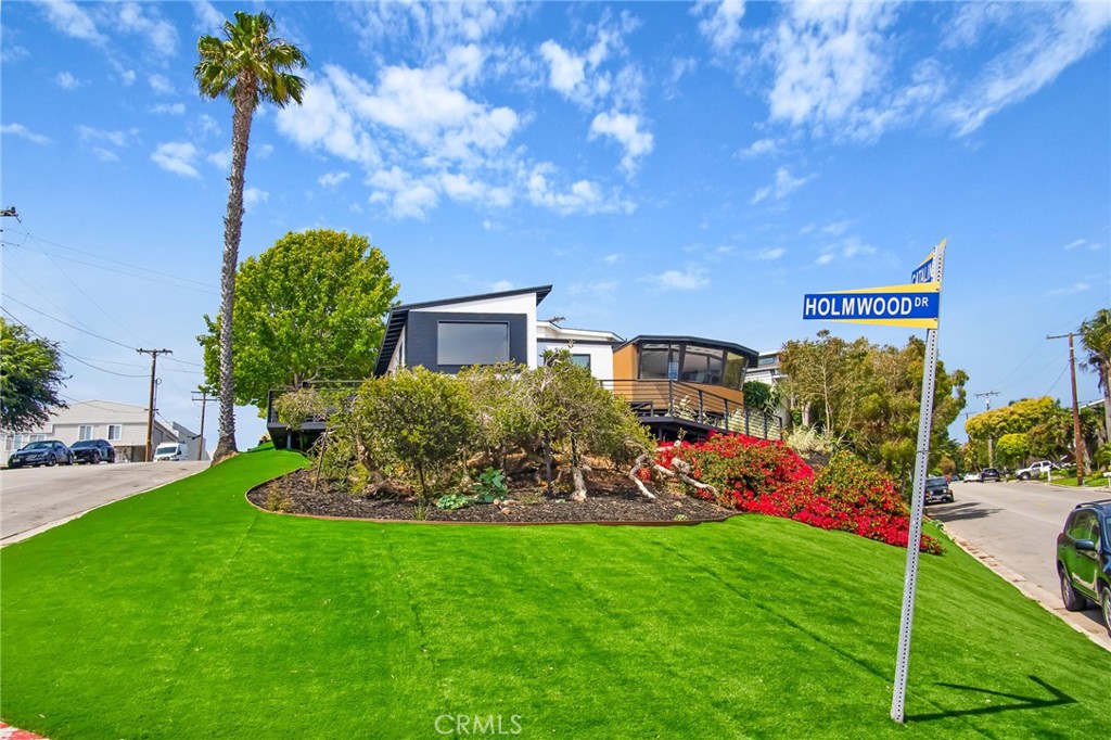 300 Holmwood Drive, Newport Beach CA 92663 - photo 3