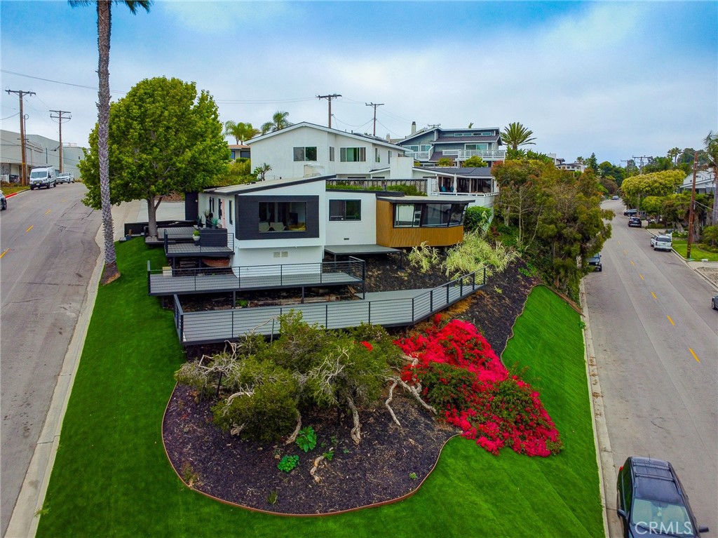 300 Holmwood Drive, Newport Beach CA 92663 - photo 4
