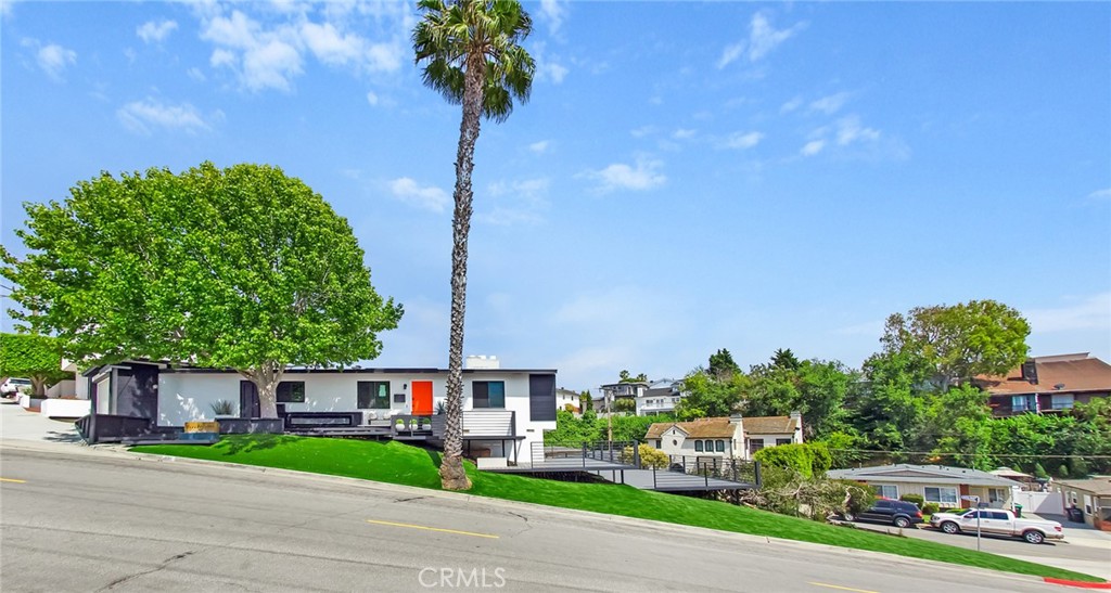 300 Holmwood Drive, Newport Beach CA 92663 - photo 5