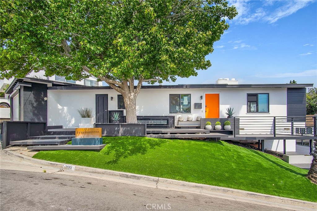 300 Holmwood Drive, Newport Beach CA 92663 - photo 6
