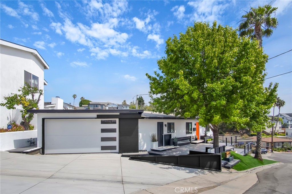 300 Holmwood Drive, Newport Beach CA 92663 - photo 14