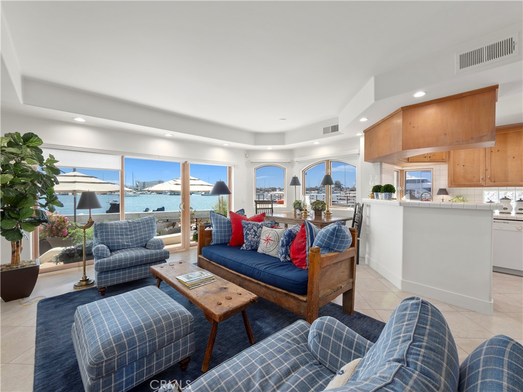 300 S Bay Front, Newport Beach CA 92662 - photo 10