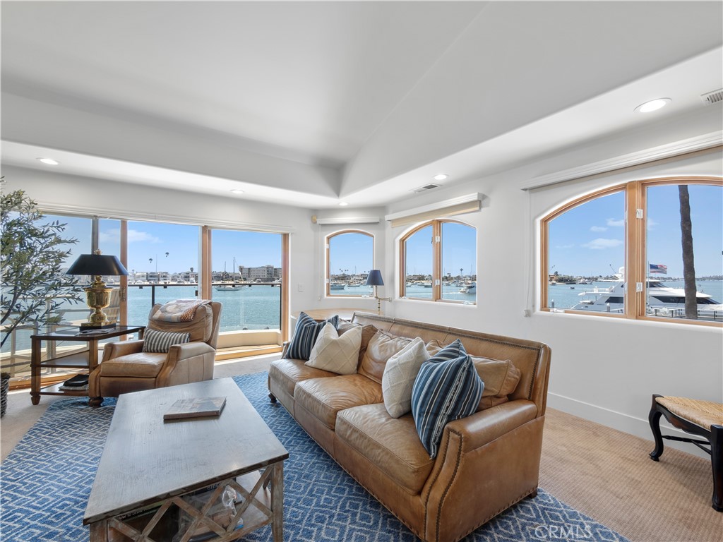 300 S Bay Front, Newport Beach CA 92662 - photo 18