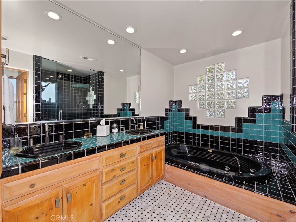 300 S Bay Front, Newport Beach CA 92662 - photo 22